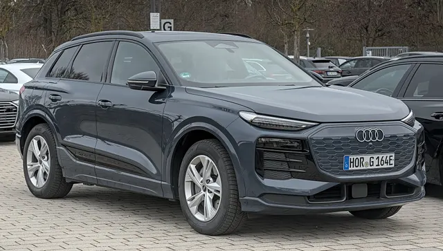 Audi SQ6 SUV e-tron (MY24)