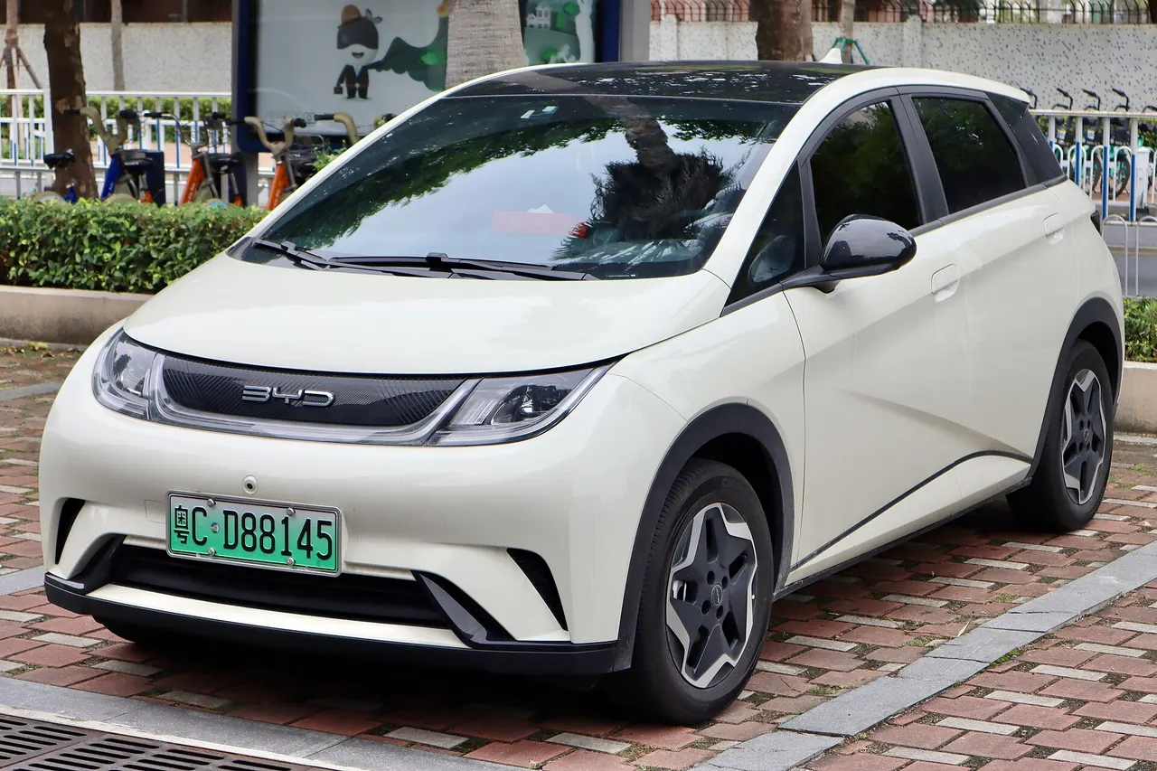 BYD DOLPHIN 60.4 kWh (MY25)
