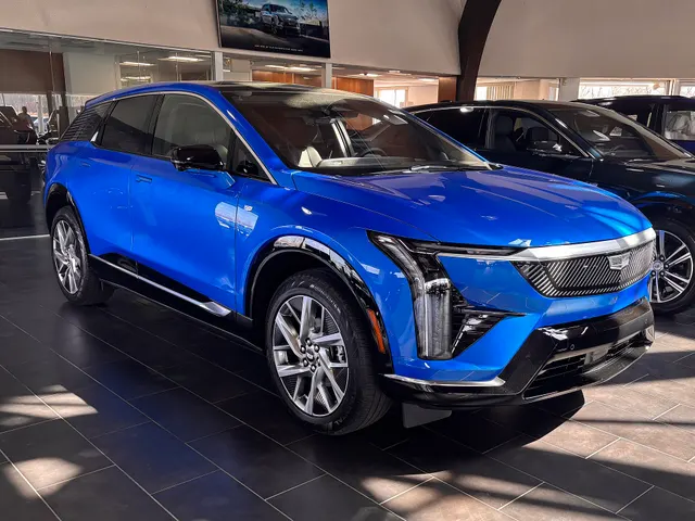 Cadillac OPTIQ 500 E4 (MY26)