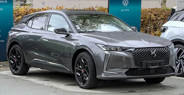 DS Automobiles N°4 E-Tense (MY25)