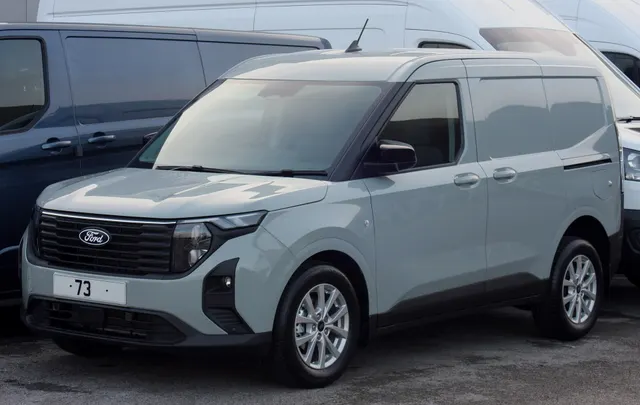 Ford e-Tourneo Custom L2 160 kW RWD