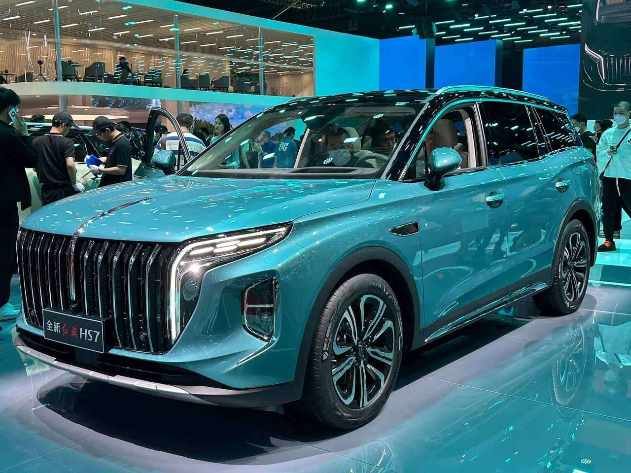 Hongqi E-HS7 111 kWh AWD Pro