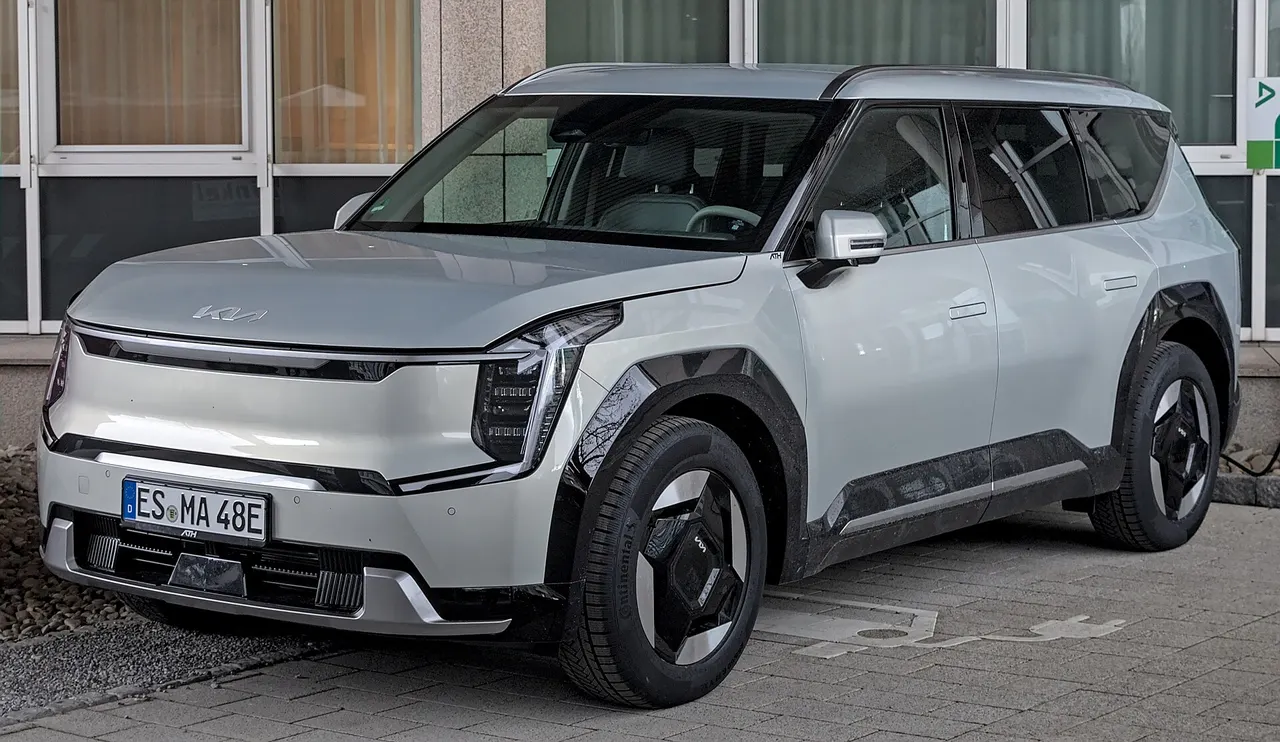 Kia EV9 76.1 kWh RWD (MY25-27)