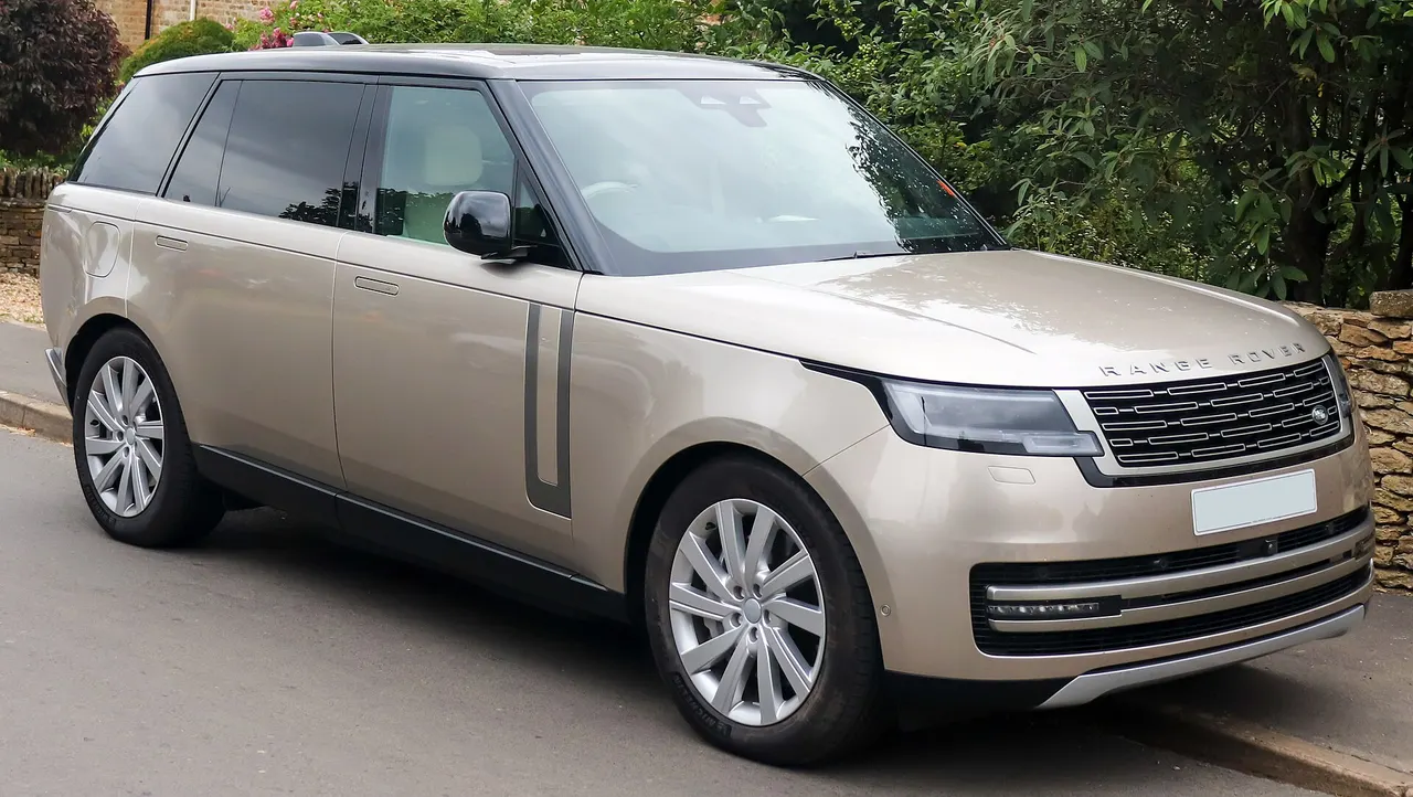 Land Rover Range Rover Sport EV450 (MY27)