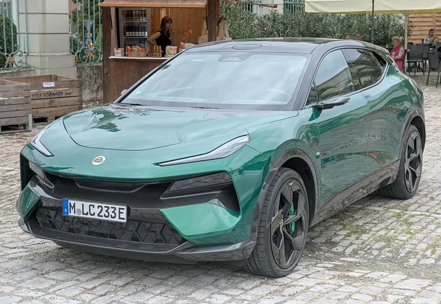 Lotus Eletre 600