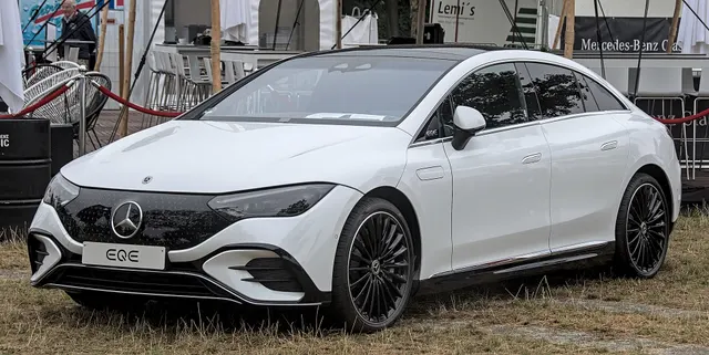 Mercedes-Benz EQE 300 (MY25)