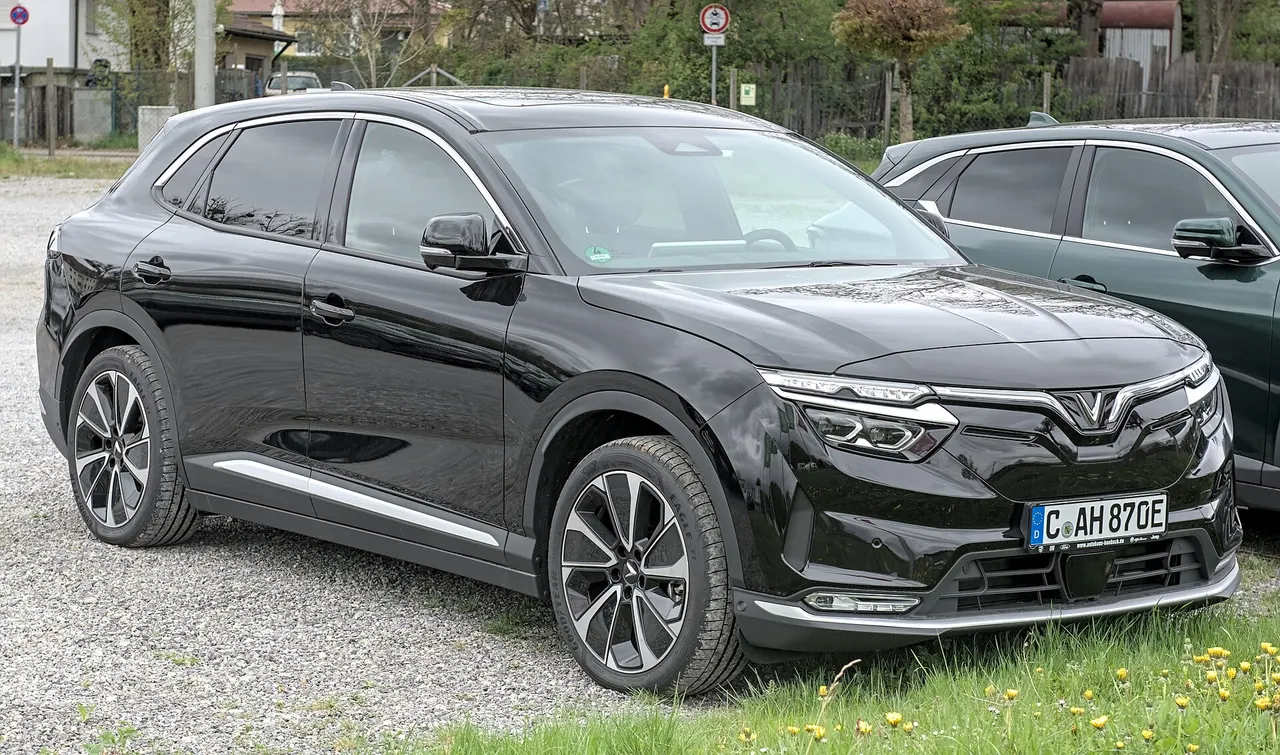 VinFast VF 8 Eco Extended Range